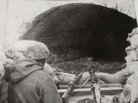 Urizk Урицк 1942 немецкие солдаты у тоннеля Ивановки